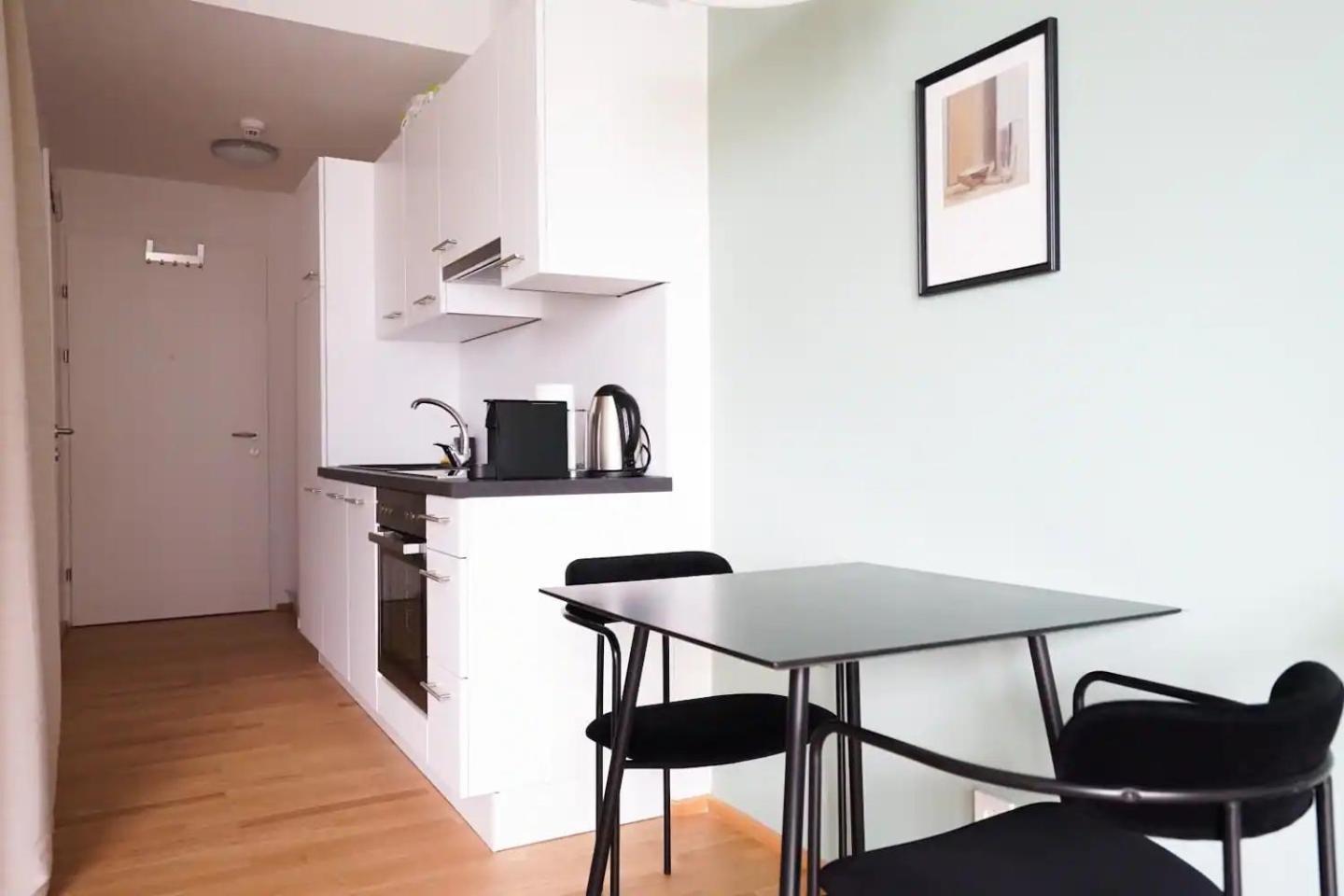 Appartamento Exquisite Studio With Rooftop Pool Vienna Esterno foto