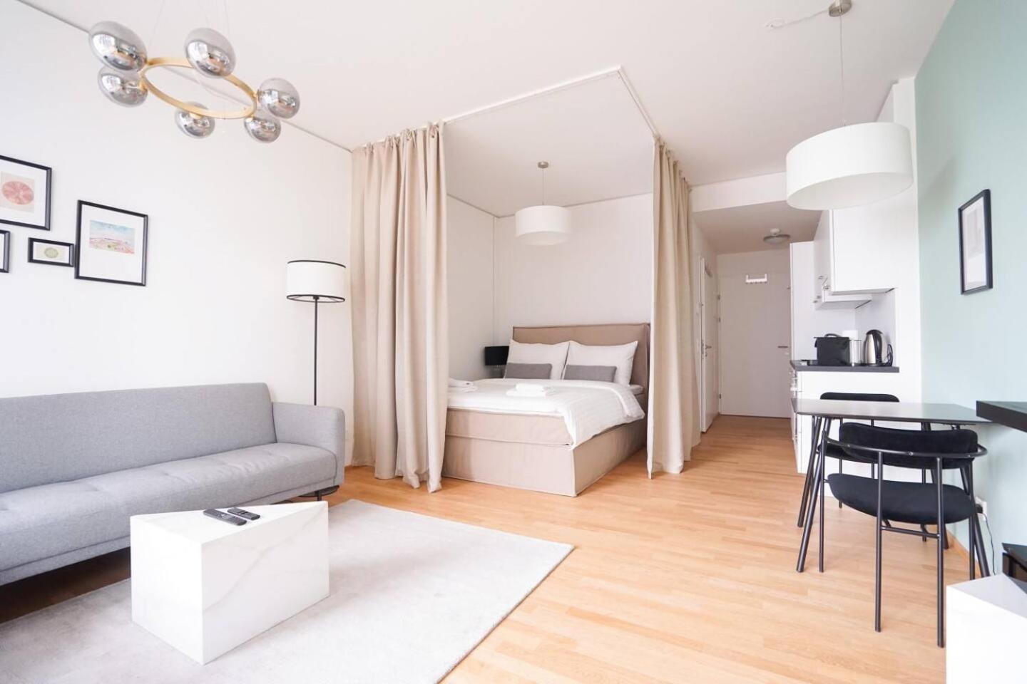Appartamento Exquisite Studio With Rooftop Pool Vienna Esterno foto