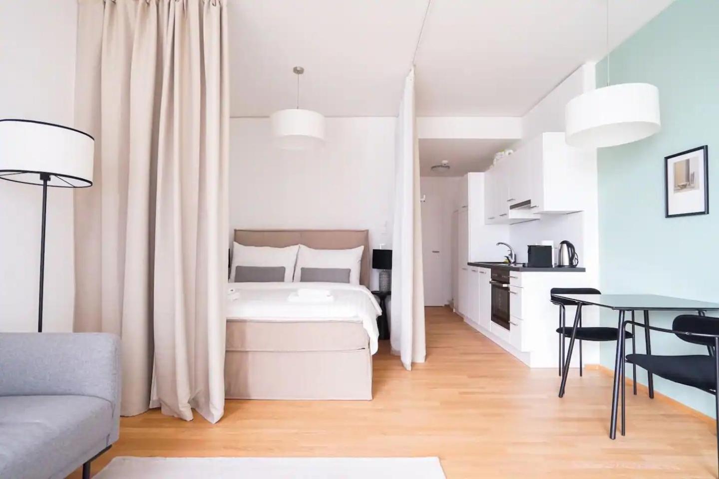 Appartamento Exquisite Studio With Rooftop Pool Vienna Esterno foto